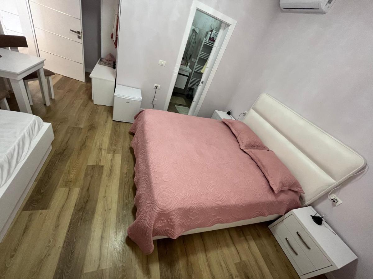 Bujtina Cela Berat Esterno foto